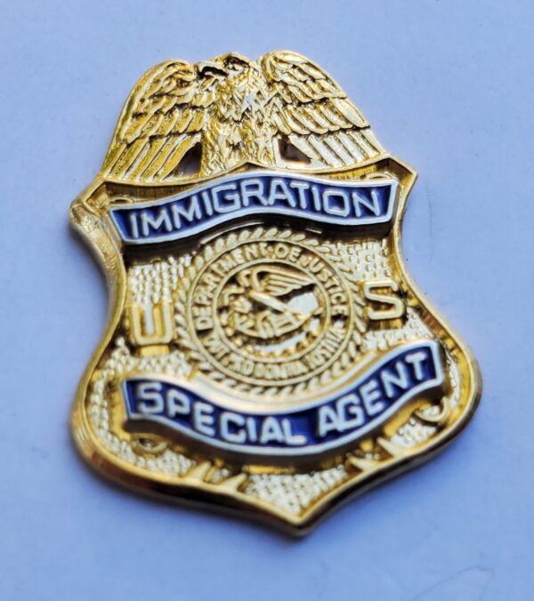 US Department of Justice Immigration Special Agent Badge Mini Pin Lapel Hat Tie Tack INS